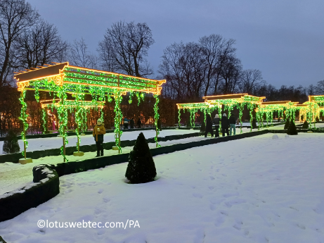 light_festival_in_snow_lands